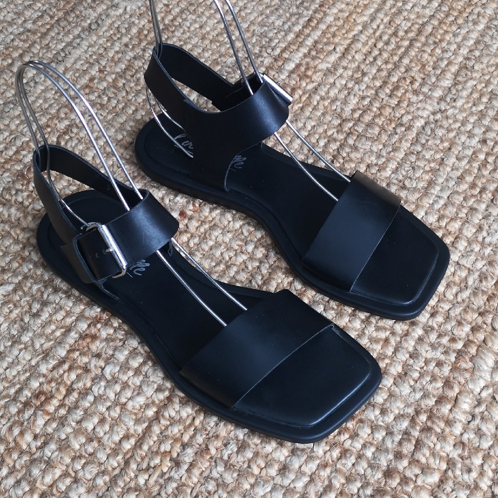L'INTERVALLE Black Square-Toe Ankle Strap Sandals